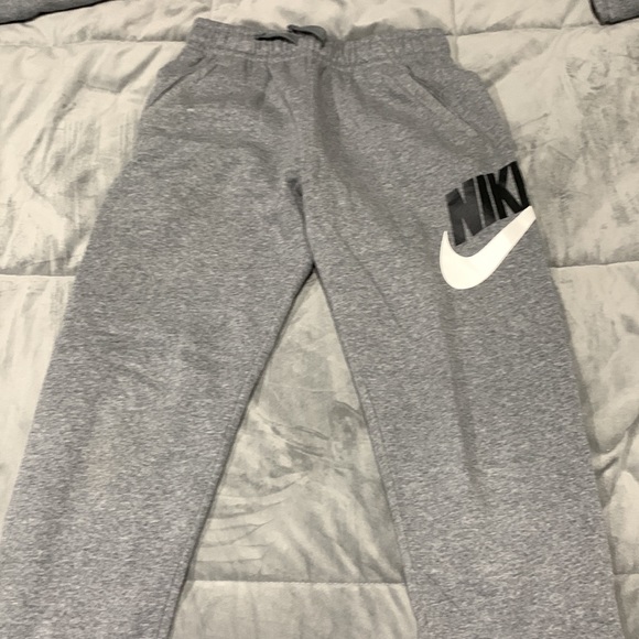 Boys Nike Sweatpants - Picture 2 of 3
